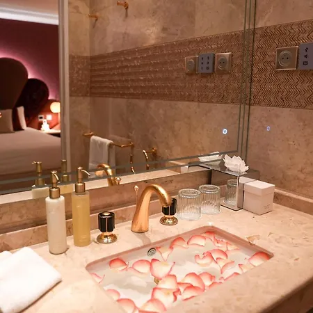 J'adore & (adults Only) 5*