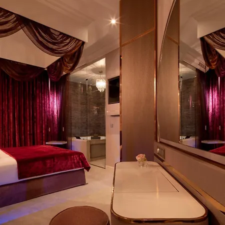 J'adore & (adults Only) Paris
