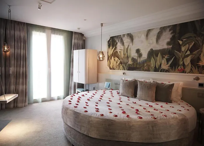 J'adore & (adults Only) Parigi