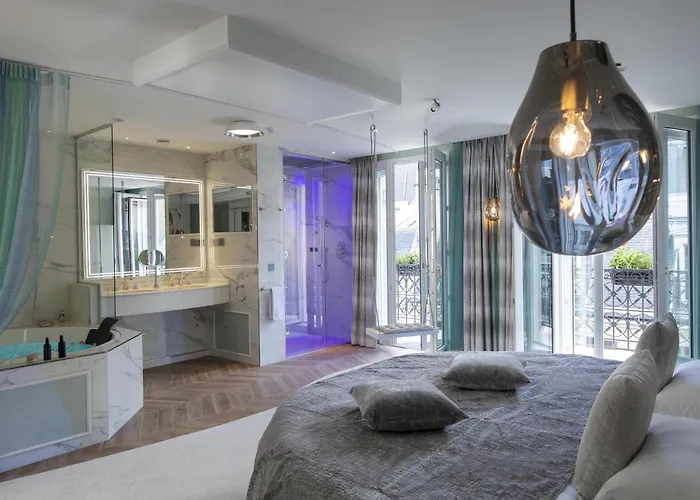 J'adore & (adults Only) 5*