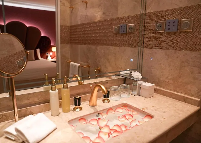 J'adore & (adults Only) 5*